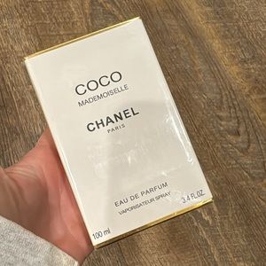 Coco Chanel mademoiselle